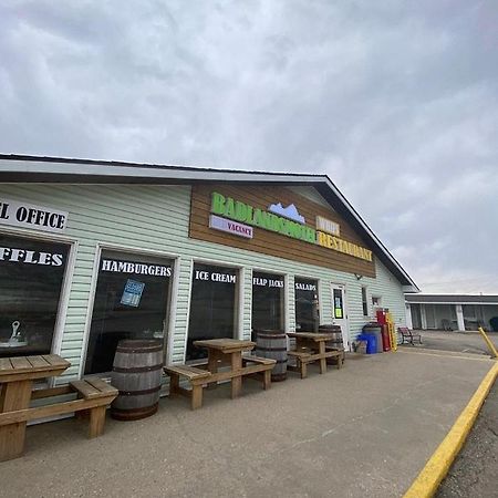 Badlands Motel Drumheller Ngoại thất bức ảnh