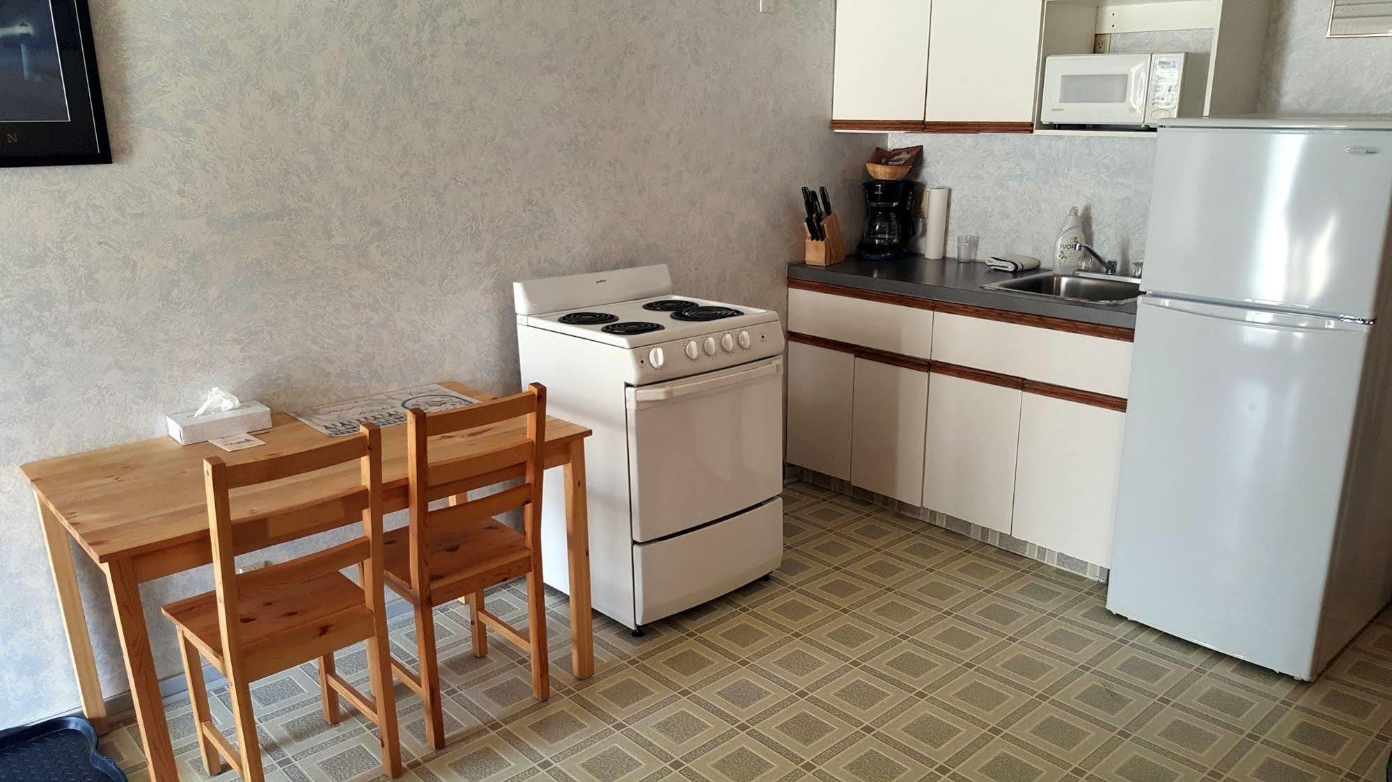 Badlands Motel Drumheller Ngoại thất bức ảnh